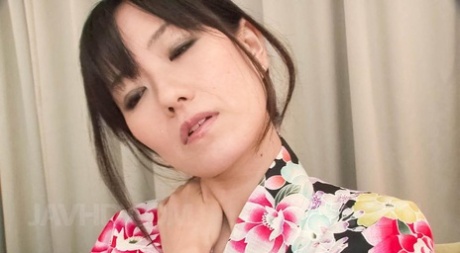 Manami Komukai erotyczna gwiazda porno zdjęcia